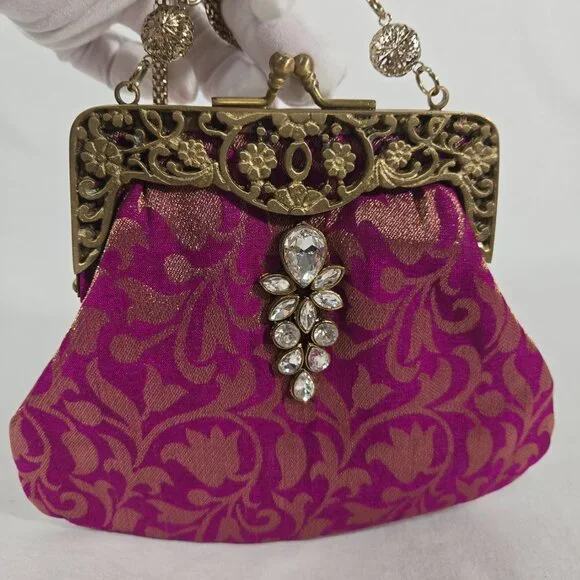 VINTAGE - ANTIQUE Bridgerton Hipster FUCHSIA Embellished Gold Details Clutch Bag - Picture 8 of 17